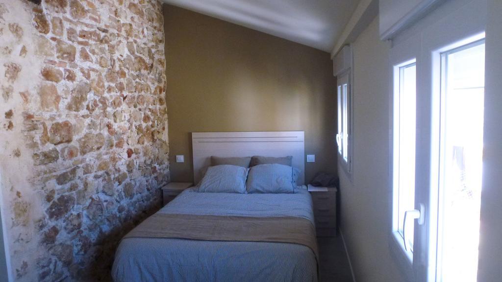 Apartamentos Loreto دينايا الغرفة الصورة